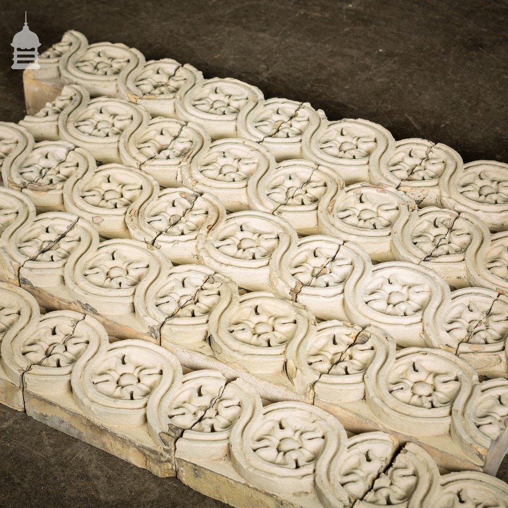 Batch of 39 19th C Decorative White Tudor Rose Design Bricks