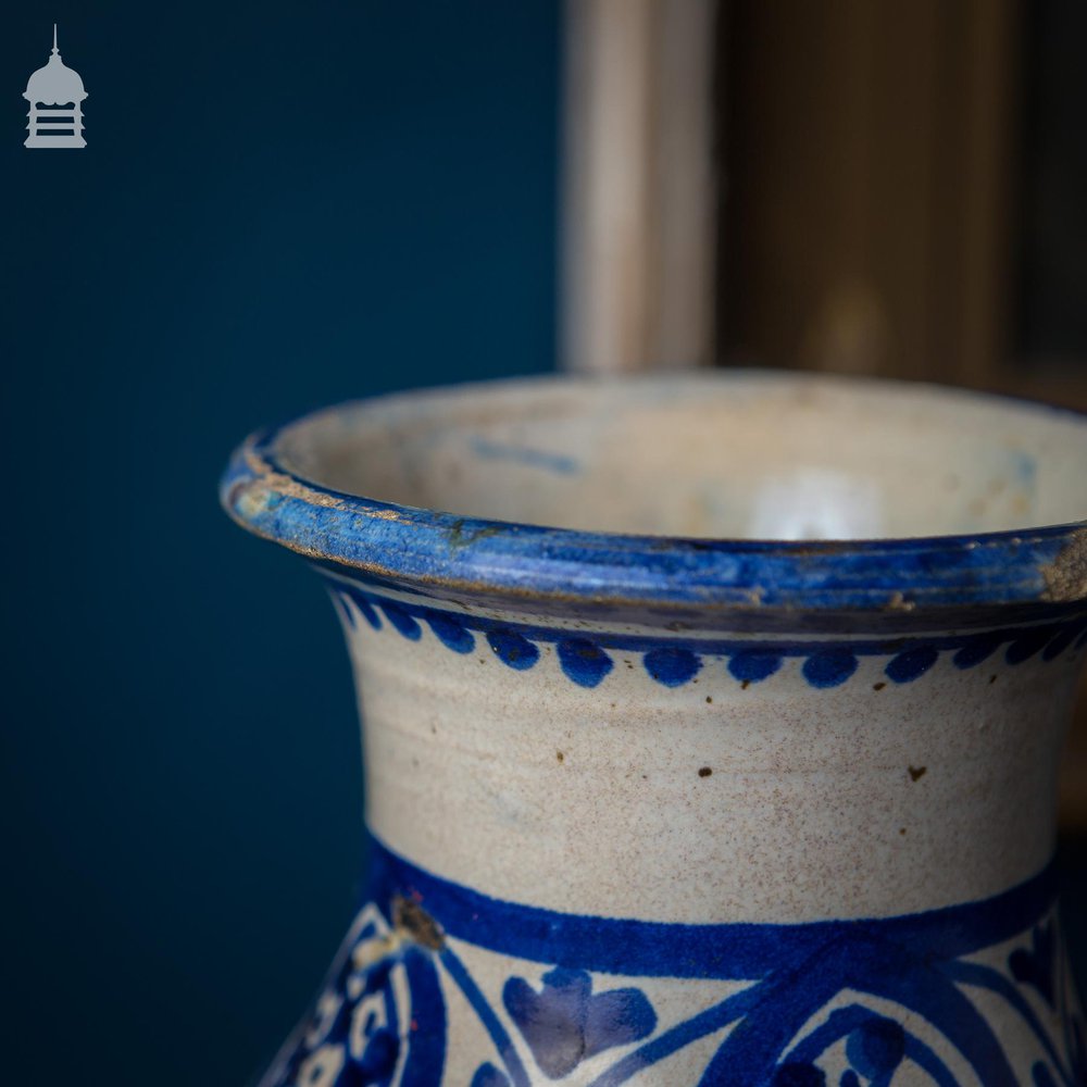 18th Century Elegant Blue and White Vase