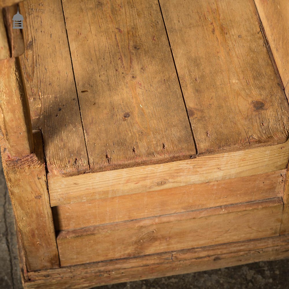 Georgian Pine Welsh Bench Settle With Lift up Seat Storage