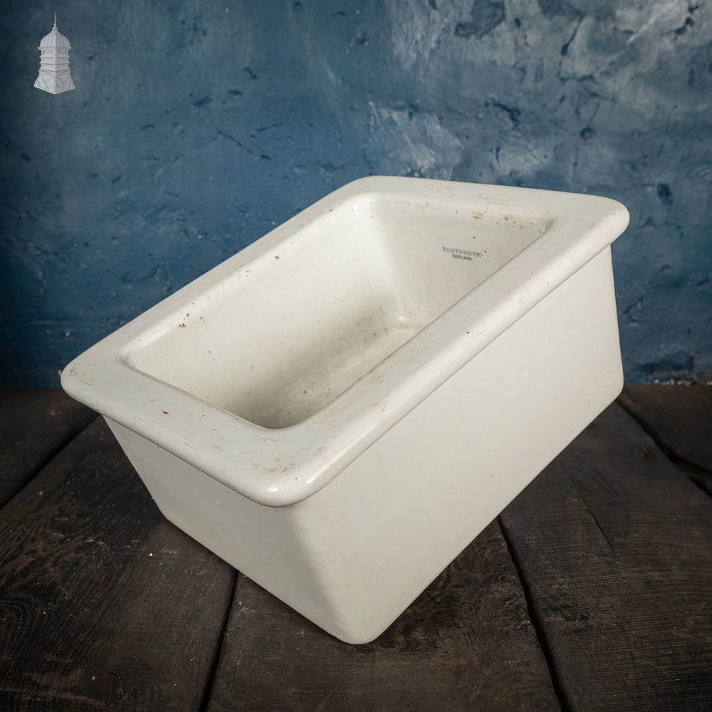 Small Southhook White School Science Lab Sink