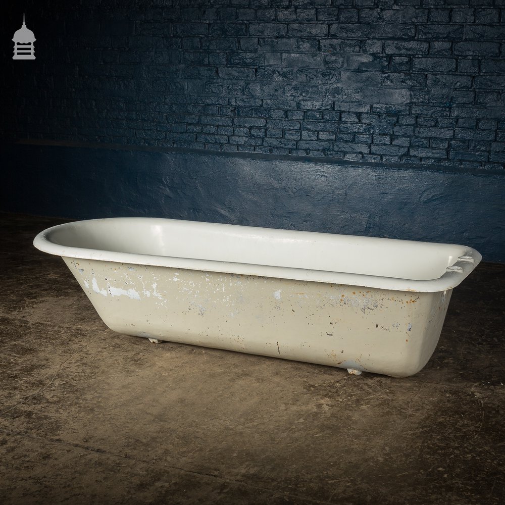 19th C 6ft Cast Iron Roll Top Bath Without Feet