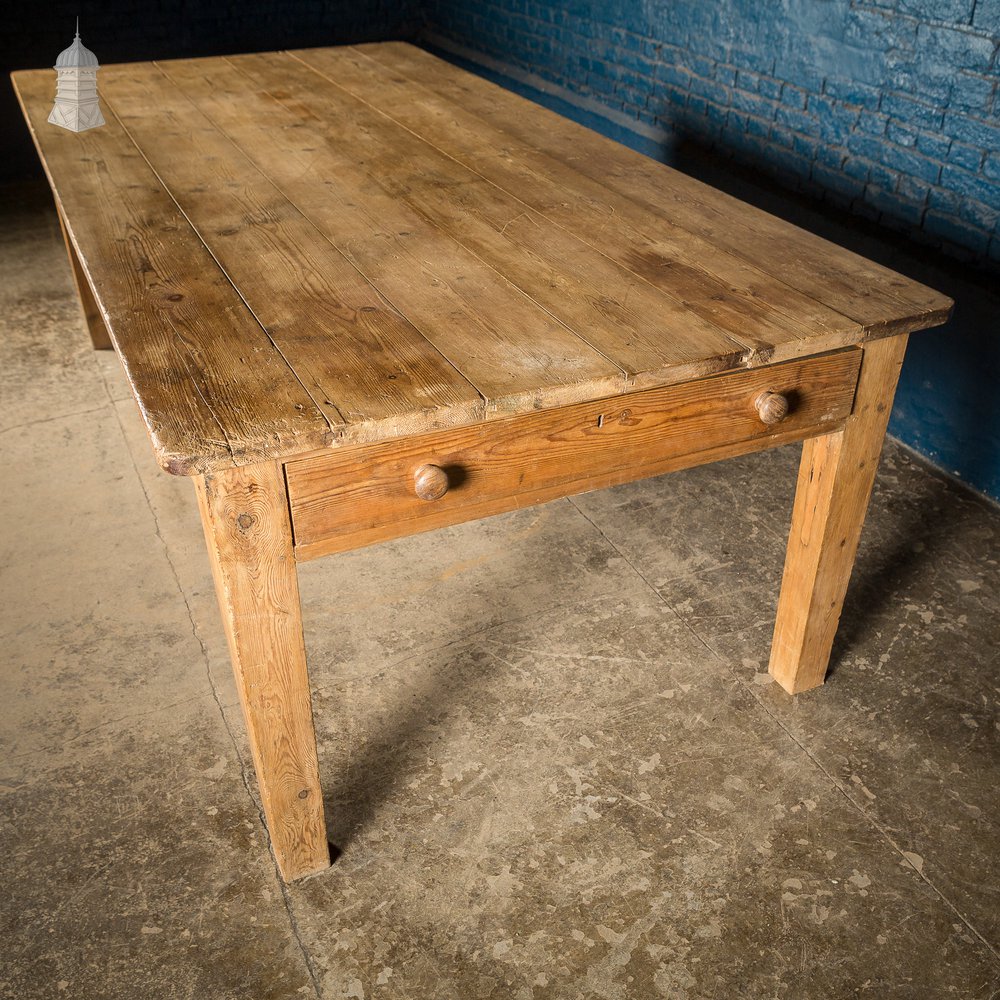 Large Victorian Farmhouse Table With 2 Drawers