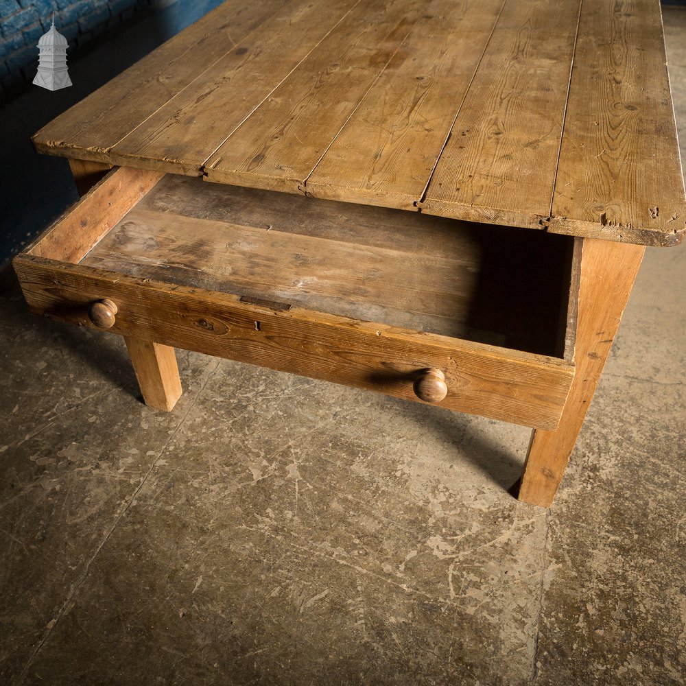 Large Victorian Farmhouse Table With 2 Drawers