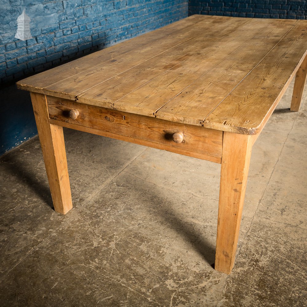 Large Victorian Farmhouse Table With 2 Drawers