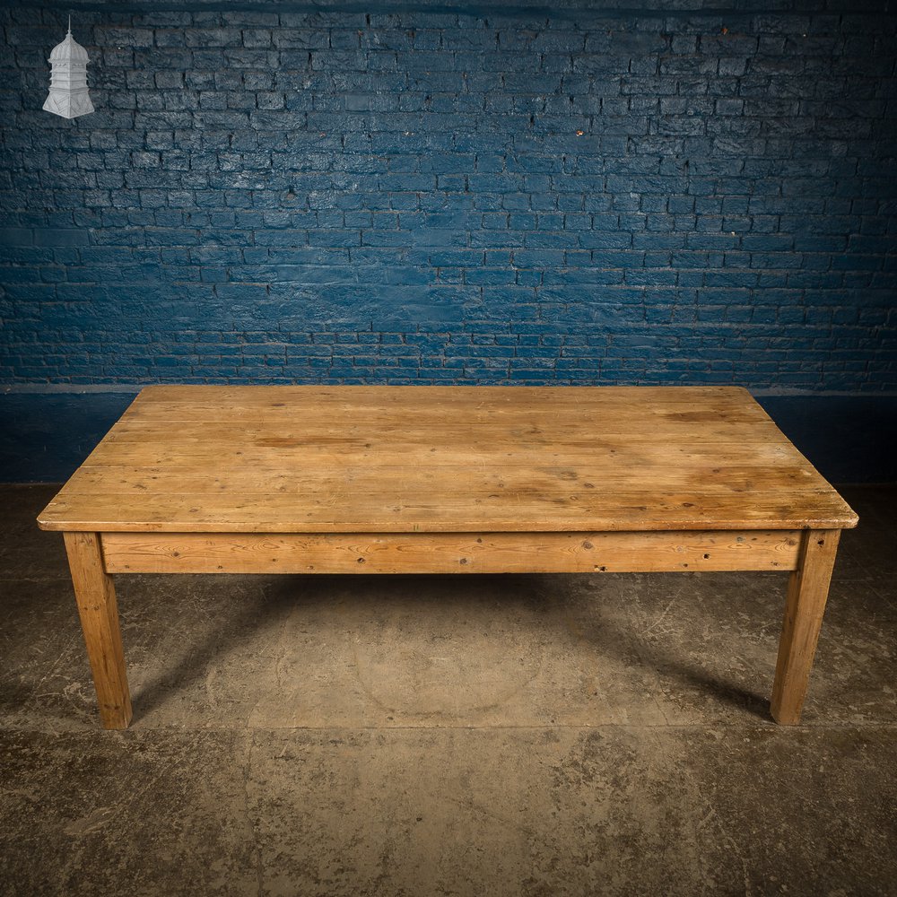 Large Victorian Farmhouse Table With 2 Drawers