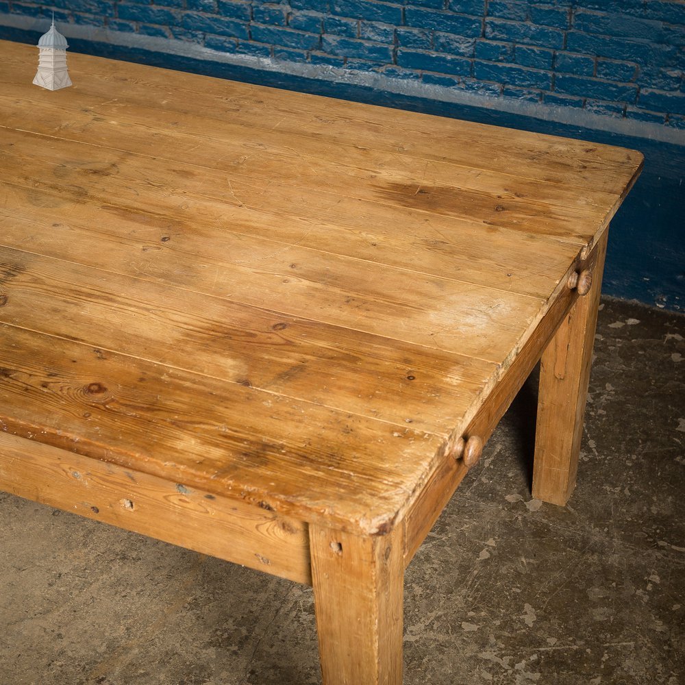 Large Victorian Farmhouse Table With 2 Drawers