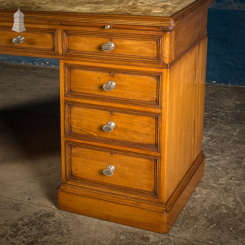 Prestigious Mahogany Queen Mary Maritime Dressing Desk from the HMS Medina by Warring & Gillows circa 1910