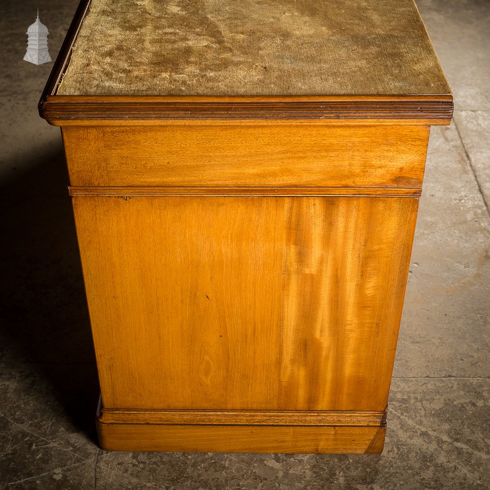 Prestigious Mahogany Queen Mary Maritime Dressing Desk from the HMS Medina by Warring & Gillows circa 1910