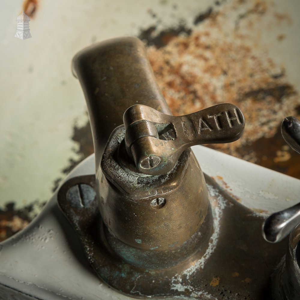 19th C Cast Iron Servants Bath with Integral Hand Basin