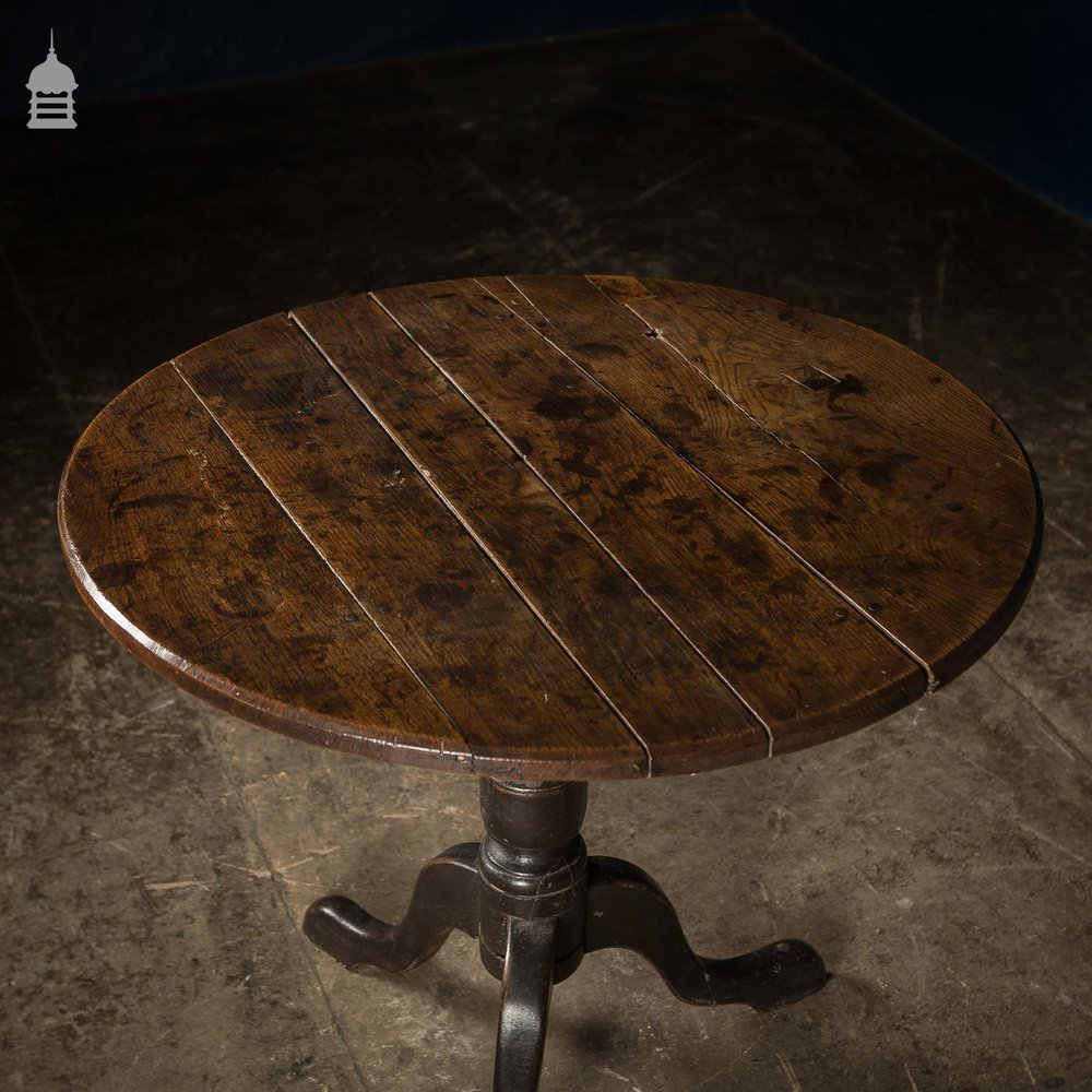 NR22821: 18th C Oak Tavern Table with Flip Top and Tripod Base