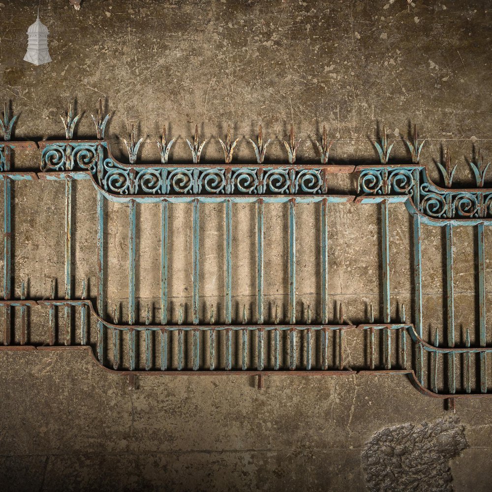 NR60221: Early 19th C Norwich 'Boulton & Paul' Cast Iron Railings - 45ft Run