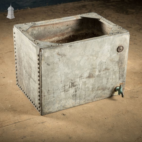 Riveted Galvanised Tank, 25-Gallon