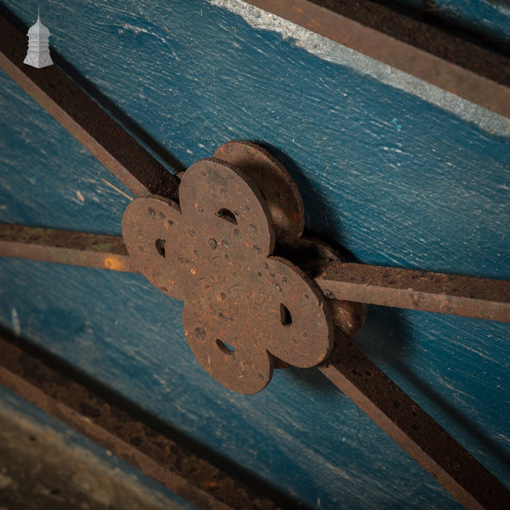 Wall Top Railing, Quatrefoil Detail