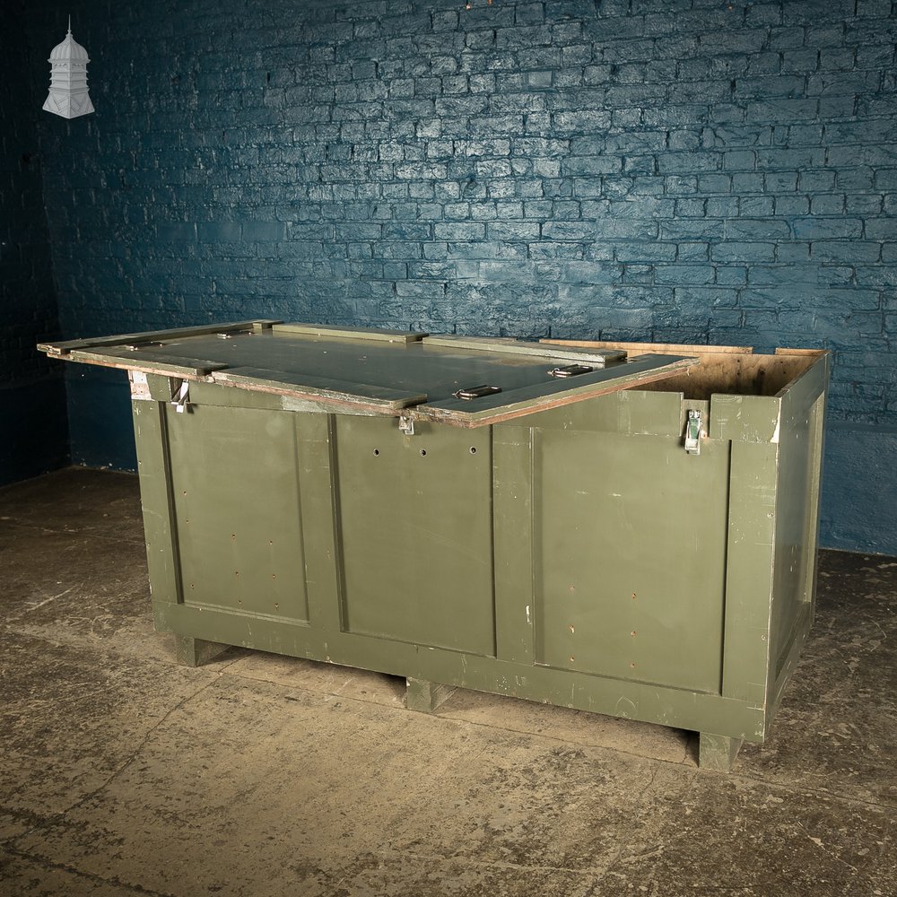 Large Military Green Painted Aircraft Parts Shipping Crate Reclaimed From a Norfolk RAF Base