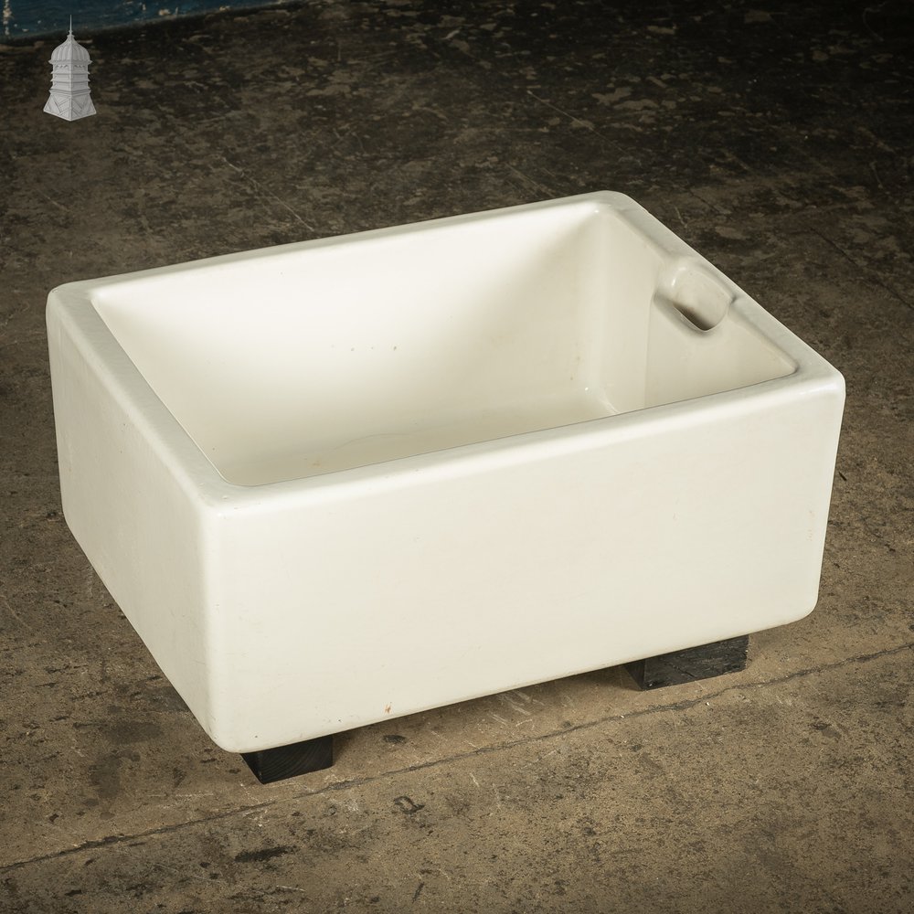 Reclaimed White Armitage Shanks Belfast Butler Sink