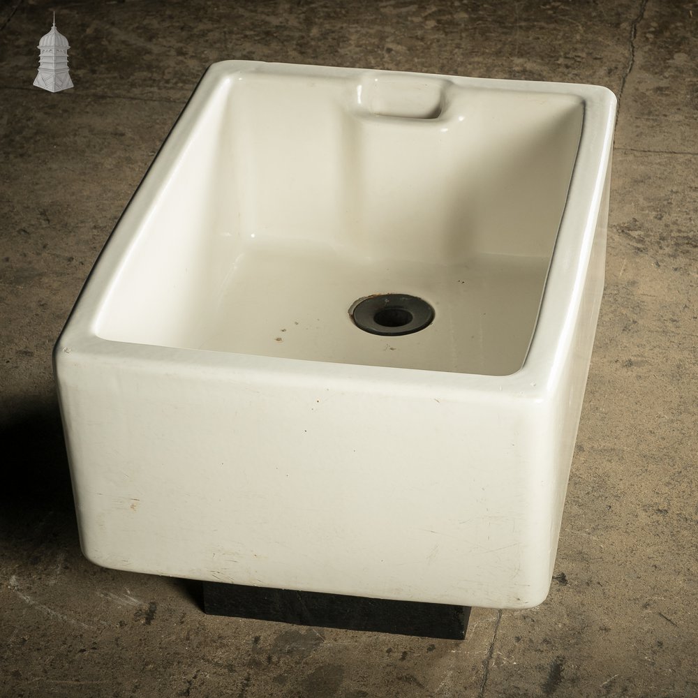 Reclaimed White Armitage Shanks Belfast Butler Sink