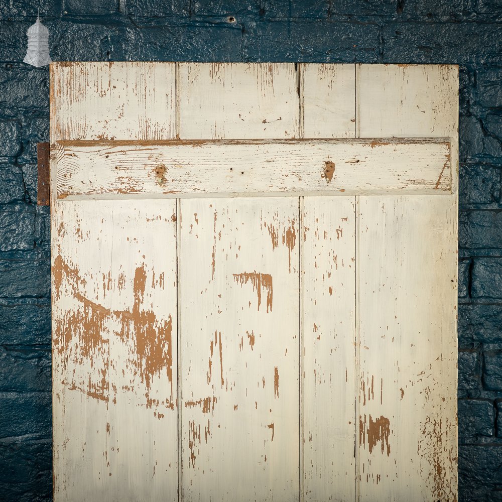 Plank & Ledge Door, White Painted Beadboard