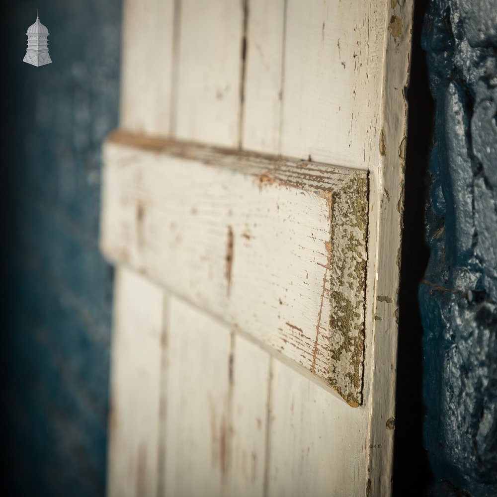 Plank & Ledge Door, White Painted Beadboard