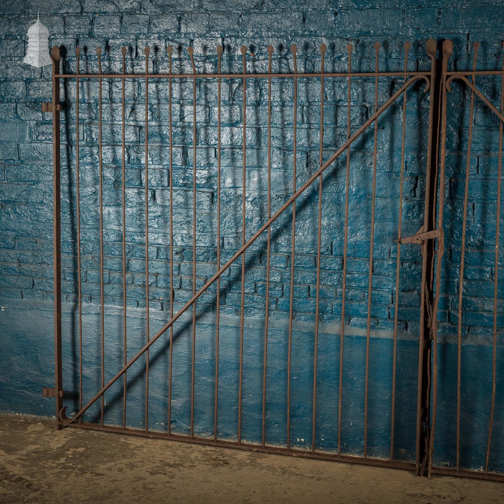 Traditional Driveway Gates, Wrought Iron, Spearhead Finials