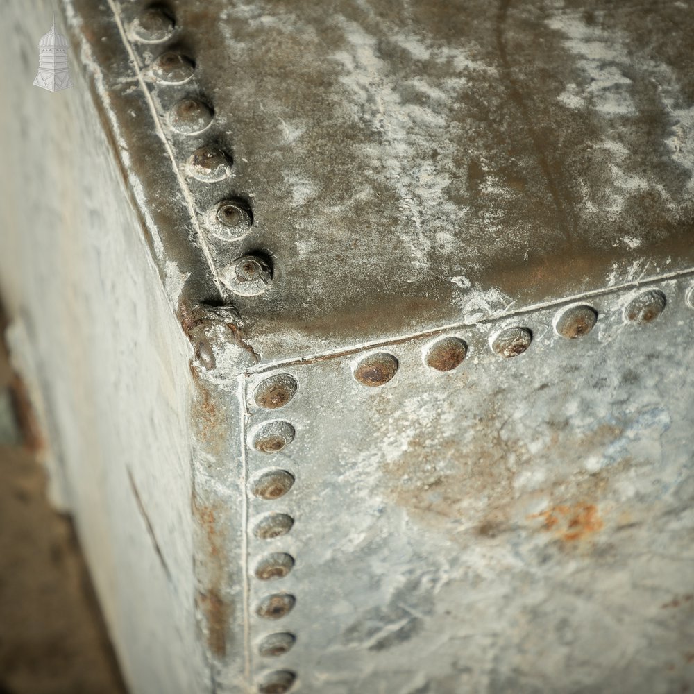 Riveted Galvanised Water Tank With Tap