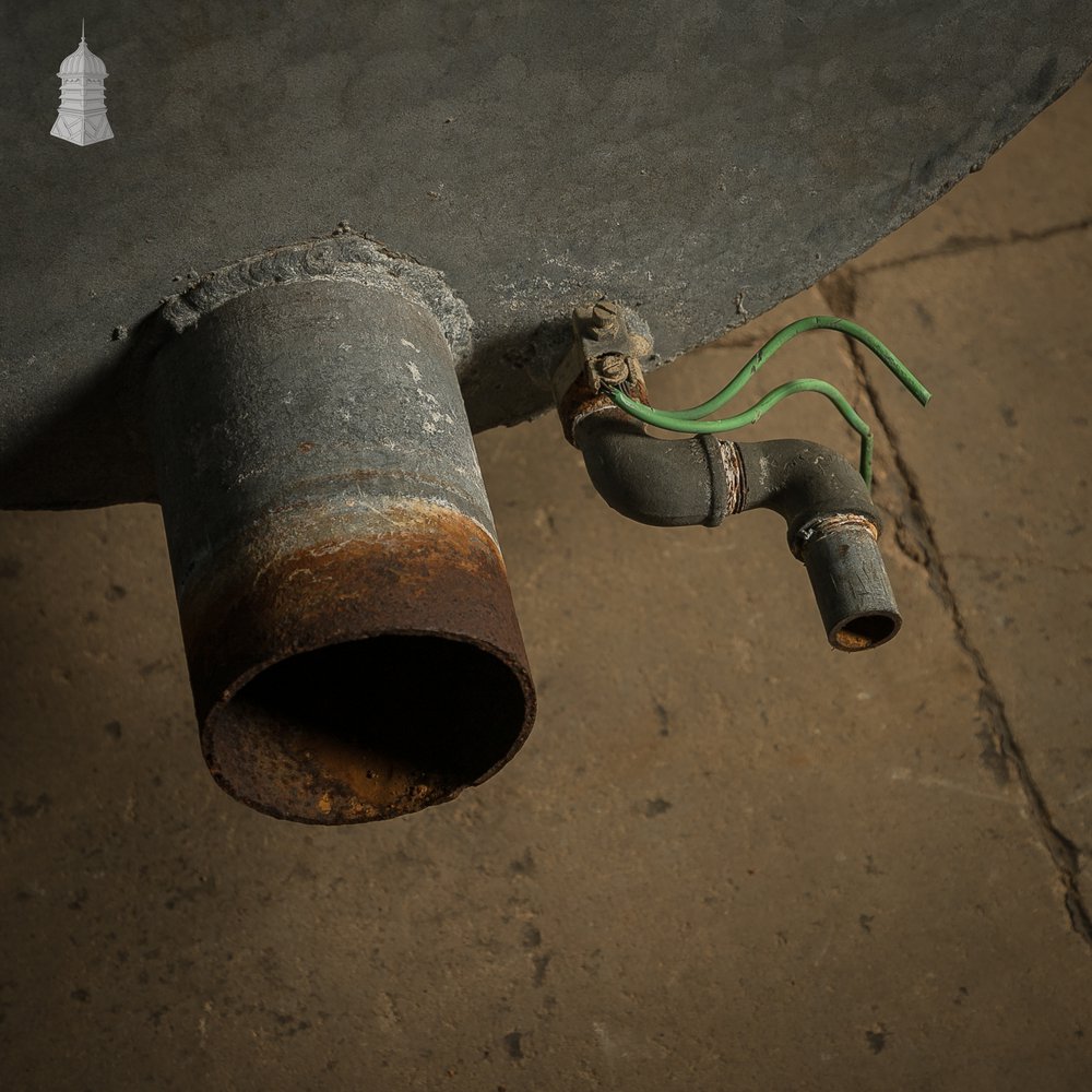 Pressure Tank with Horizontal Cylindrical Body.