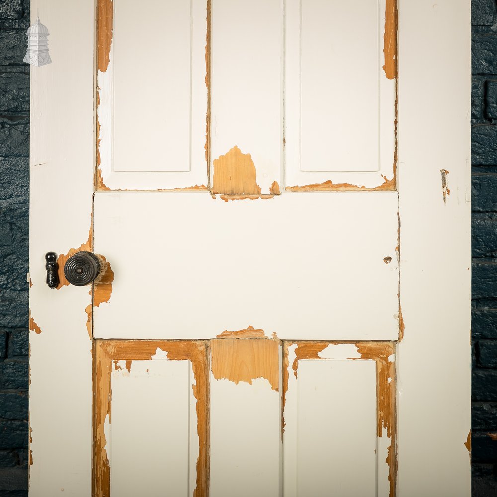 4 Panel Door, Beehive Handle, Distressed White Paint