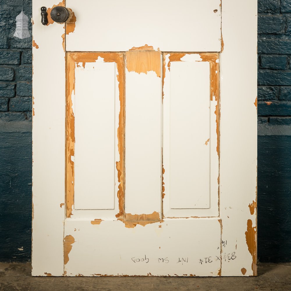 4 Panel Door, Beehive Handle, Distressed White Paint