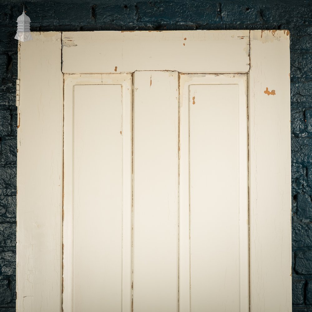 4 Panel Door, Beehive Handle, Distressed White Paint