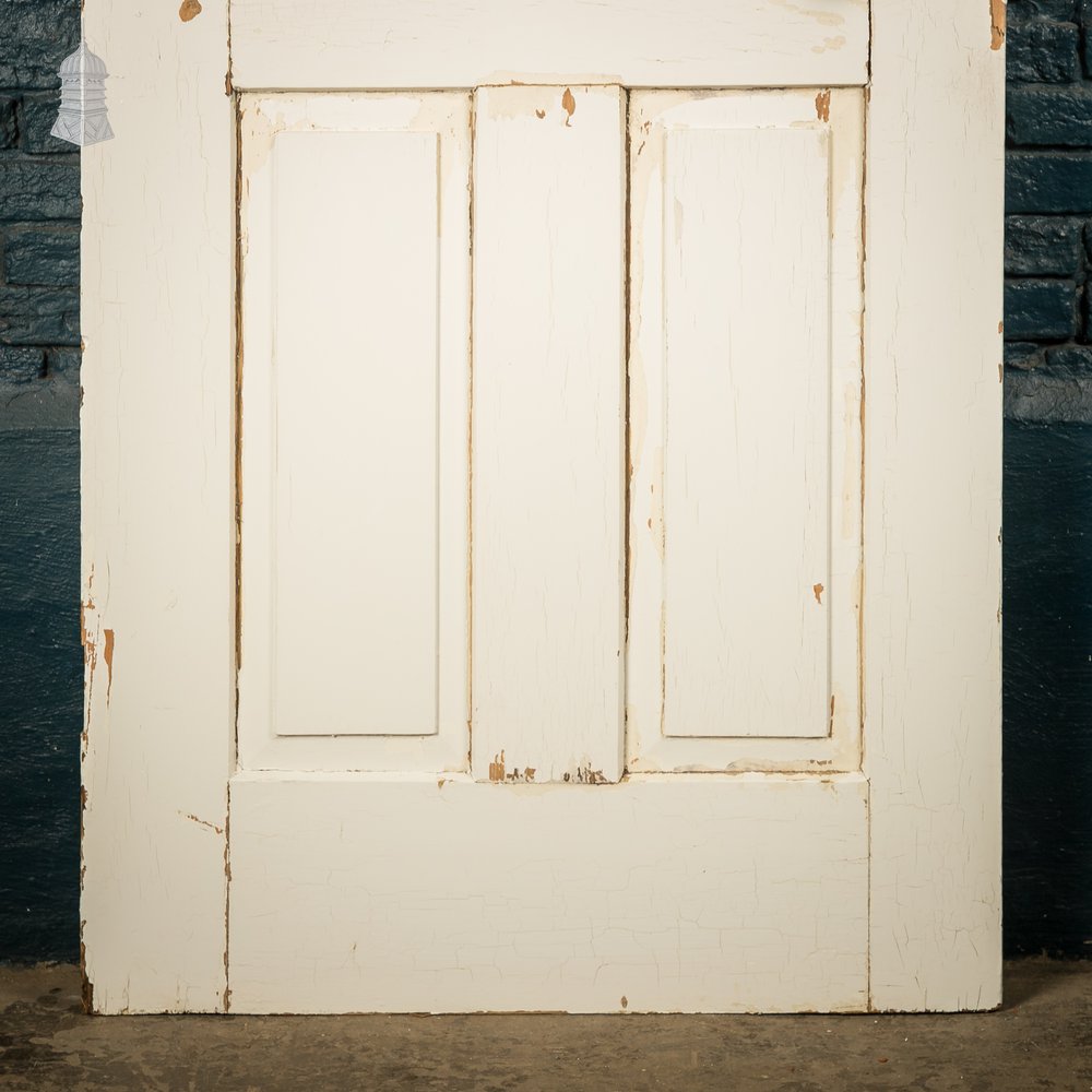 4 Panel Door, Beehive Handle, Distressed White Paint
