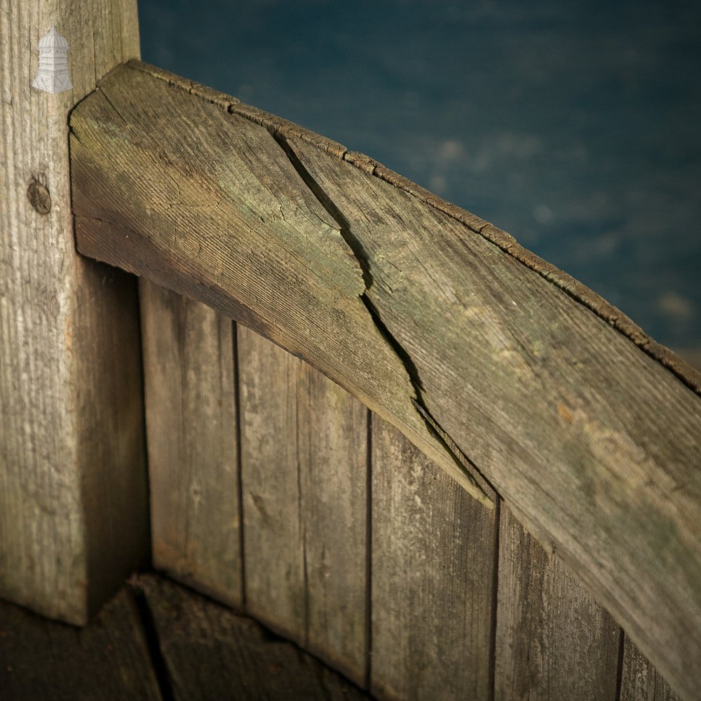 Circular Wooden Manger, 5ft Diameter