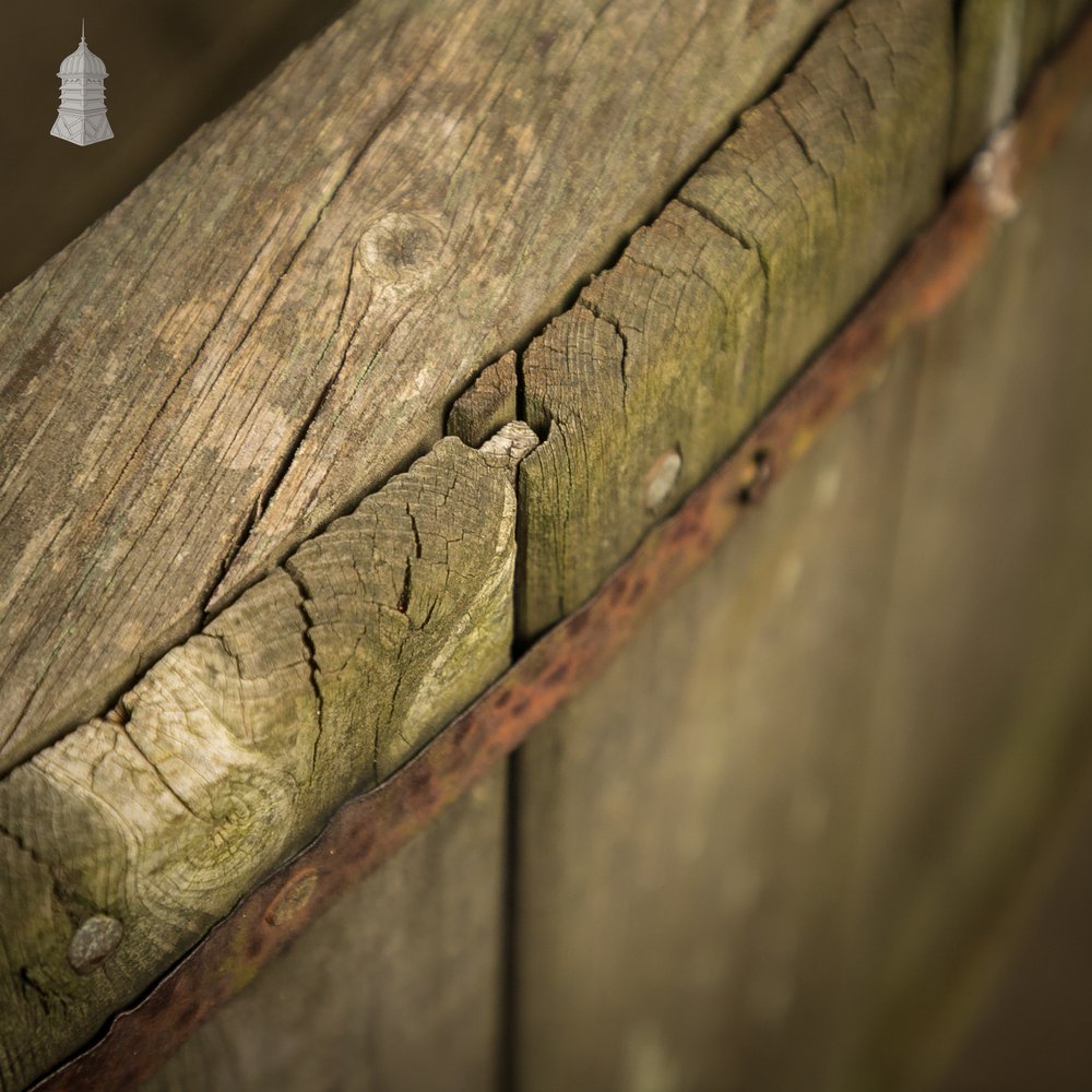 Circular Wooden Manger, 5ft Diameter