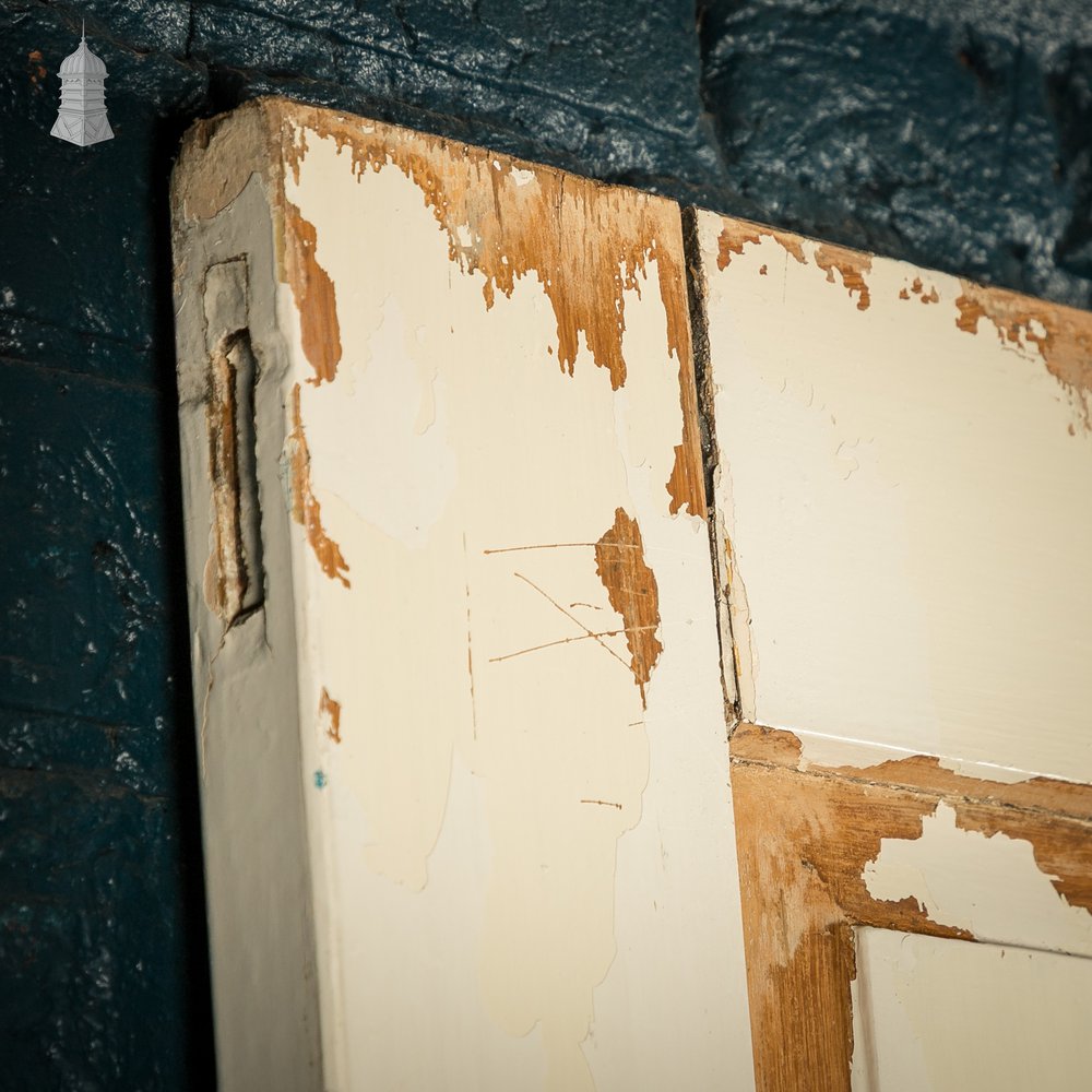Moulded 4-Panel Door – Worn White Paint, Honey Pot Handles