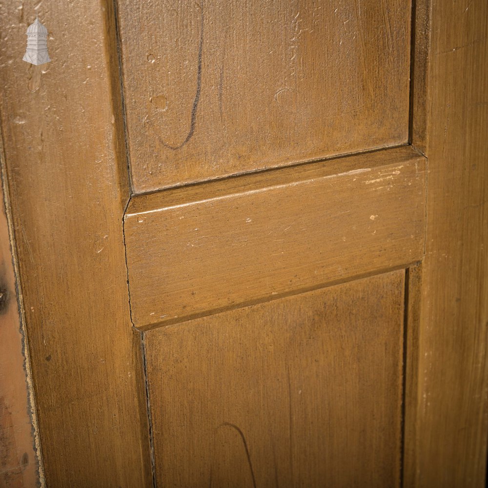 Moulded Chapel Panelling, 2 Panel, Faux Woodgrain - A Run of 33M