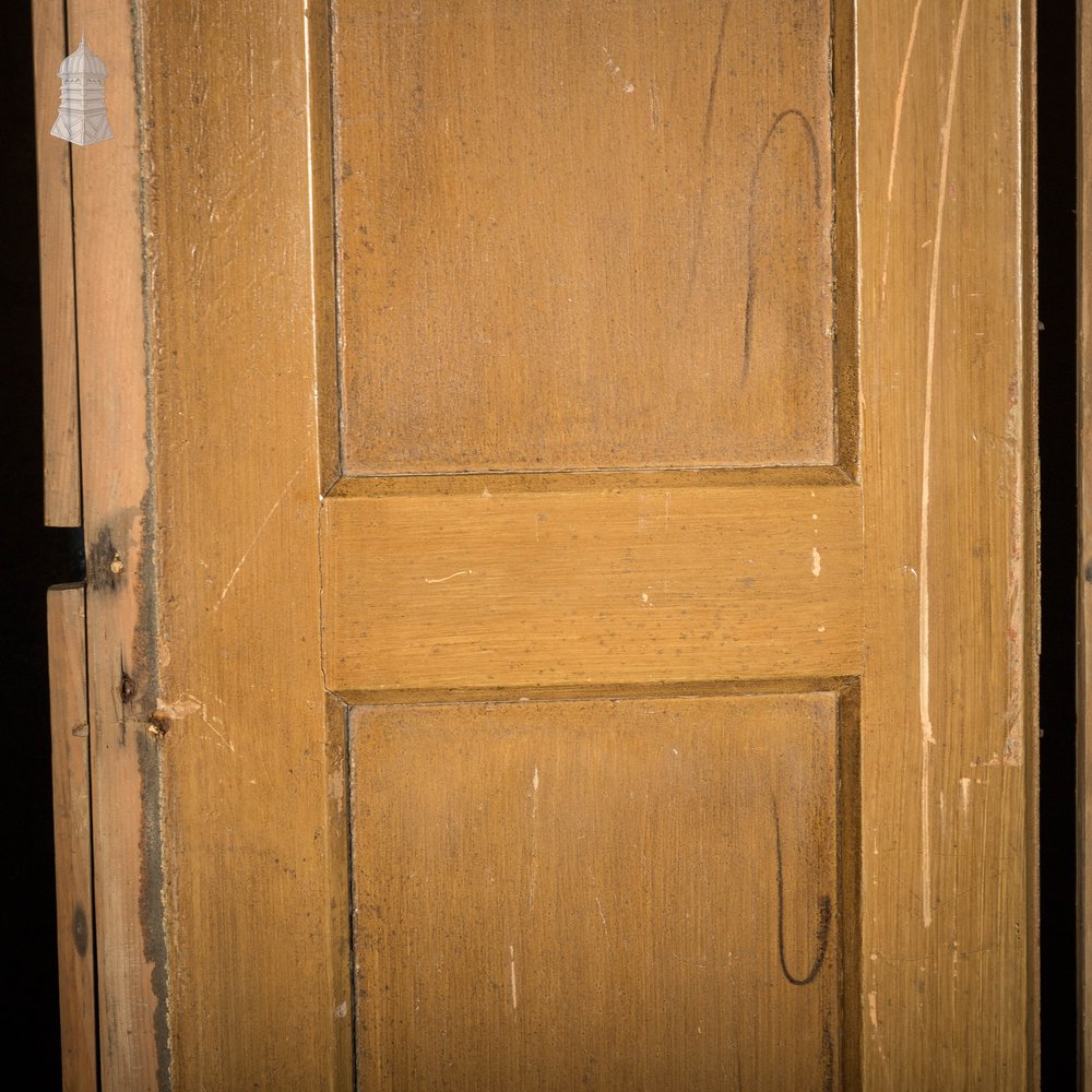 Moulded Chapel Panelling, 2 Panel, Faux Woodgrain - A Run of 33M