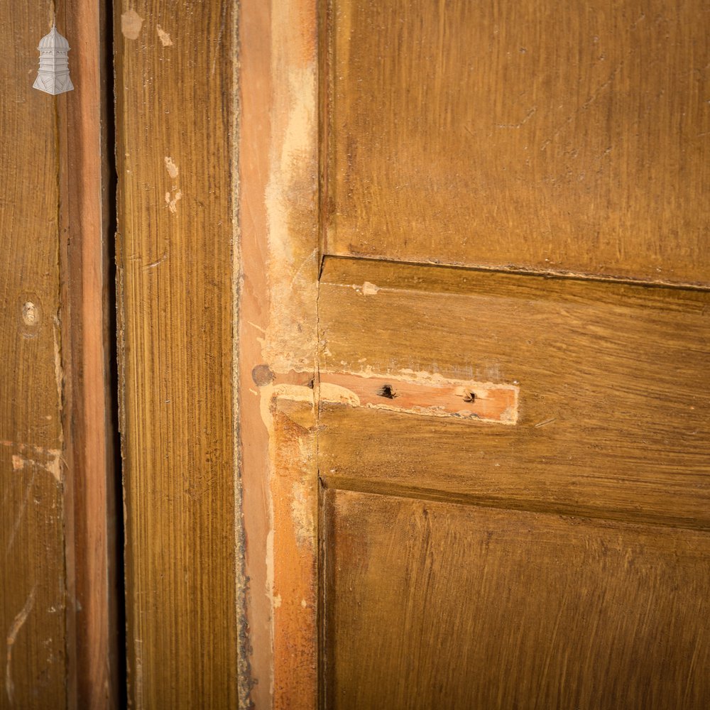 Moulded Chapel Panelling, 2 Panel, Faux Woodgrain - A Run of 33M