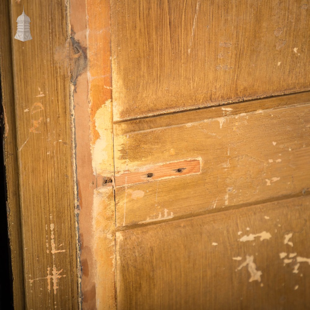 Moulded Chapel Panelling, 2 Panel, Faux Woodgrain - A Run of 33M