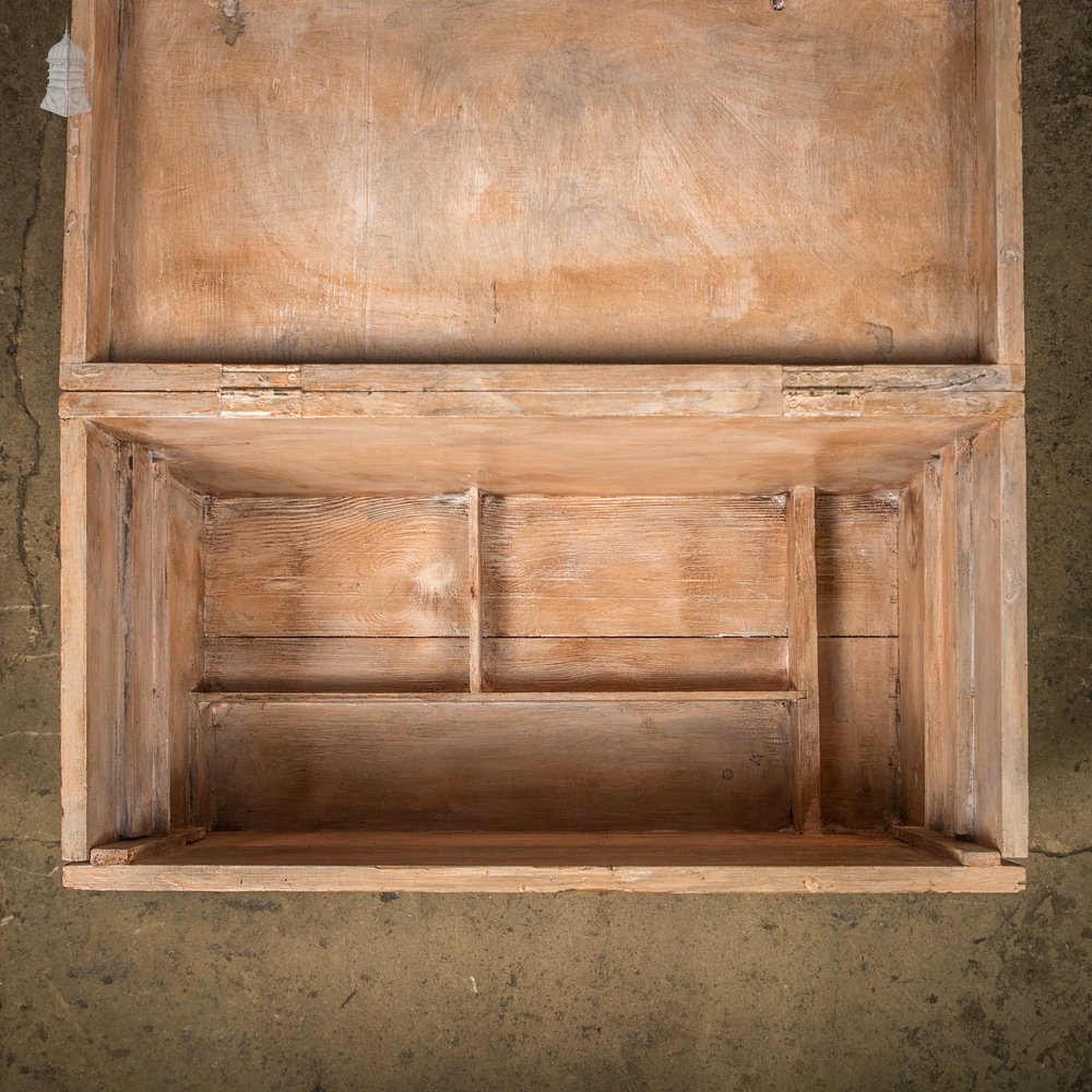 Carpenters Toolbox, Pine with Distressed Paint Finish