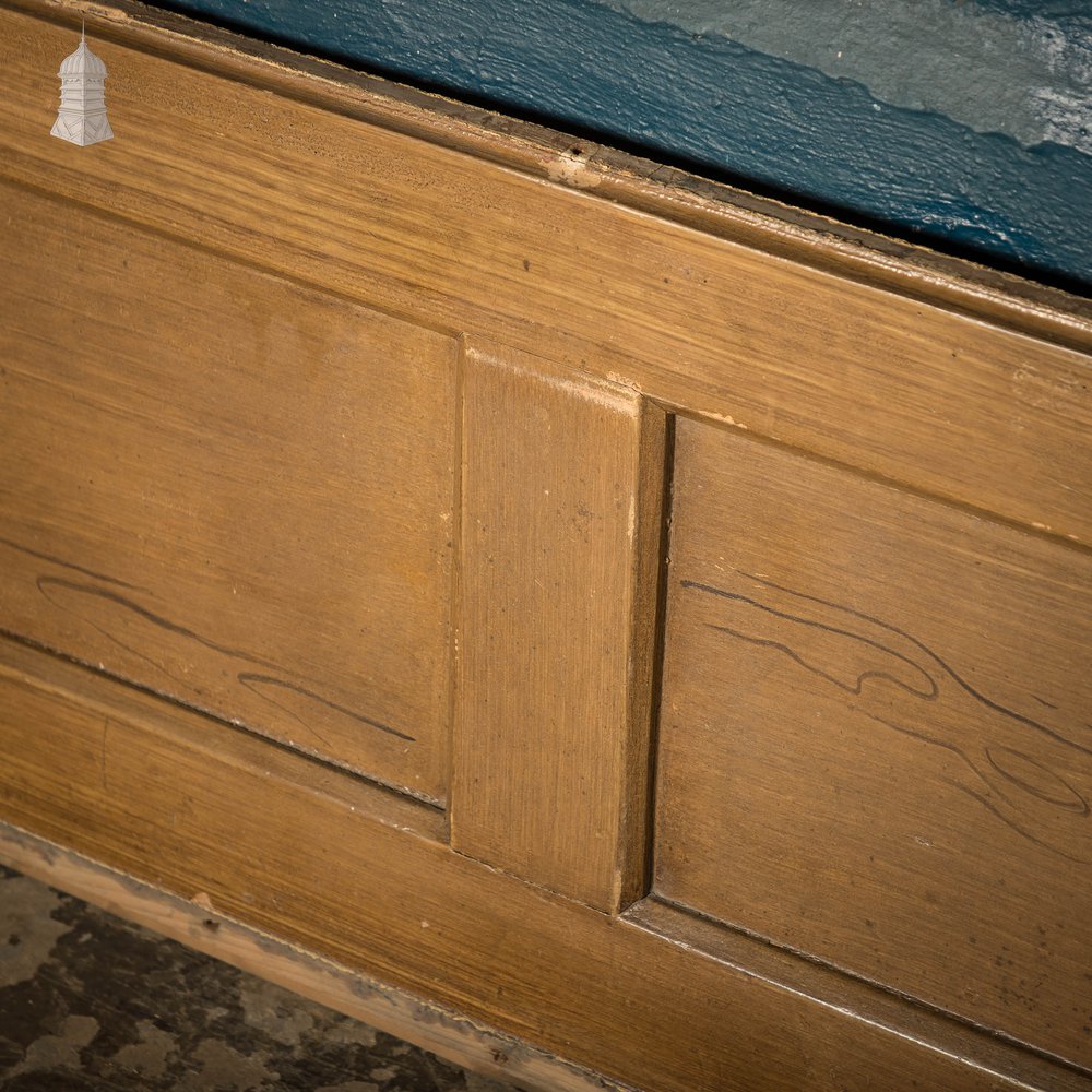 Pine Panelling,  Faux Woodgrain, 4 Panel - A Run of 39M