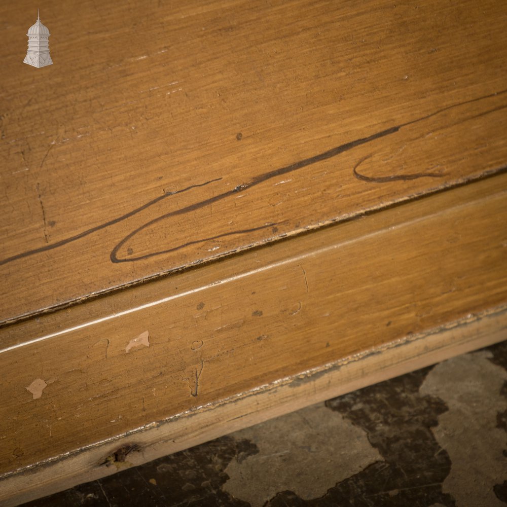 Pine Panelling,  Faux Woodgrain, 4 Panel - A Run of 39M
