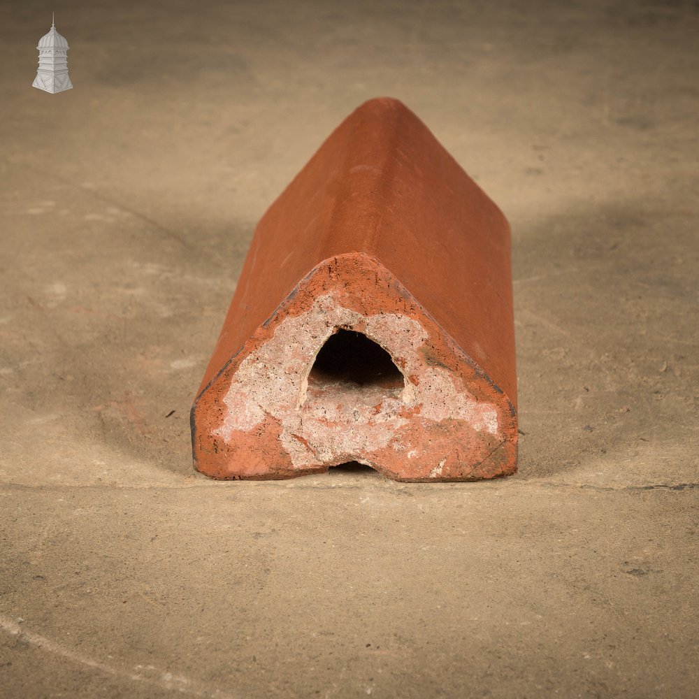 Triangle Wall Coping, Red - A Run of 3.9M