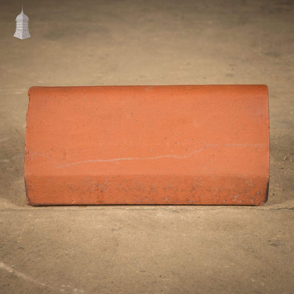 Triangle Wall Coping, Red - A Run of 3.9M