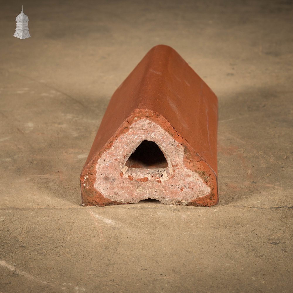 Triangle Wall Coping, Red - A Run of 3.9M