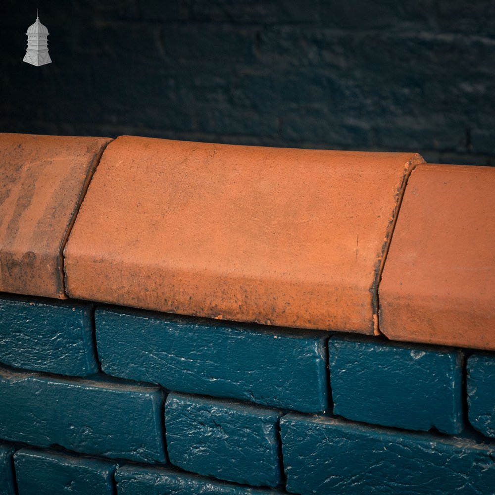 Triangle Wall Coping, Red - A Run of 3.9M