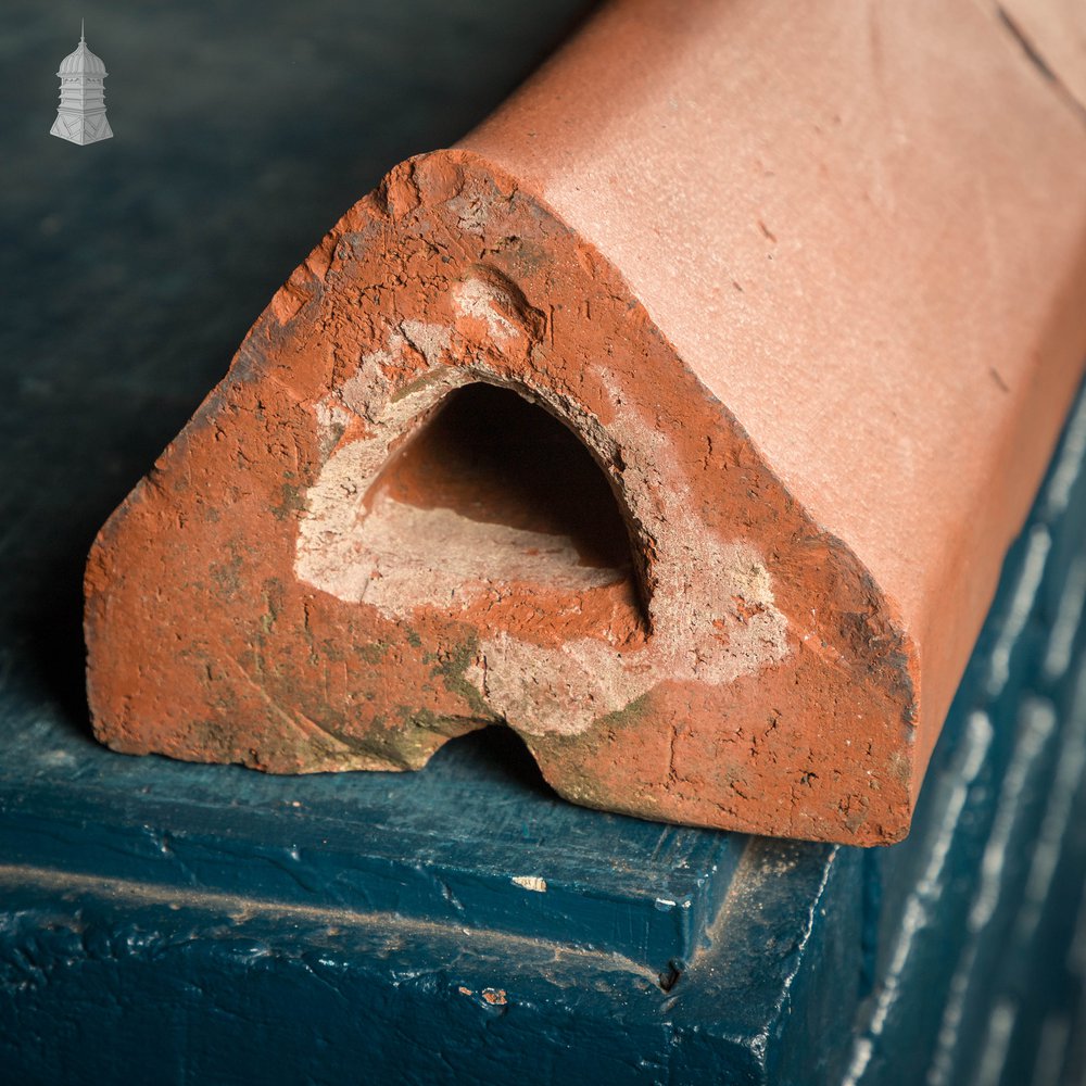 Triangle Wall Coping, Red - A Run of 3.9M