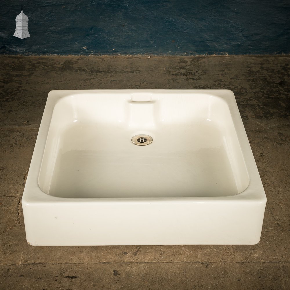 Doulton Shower Tray, 'Westwood' with Wier Overflow