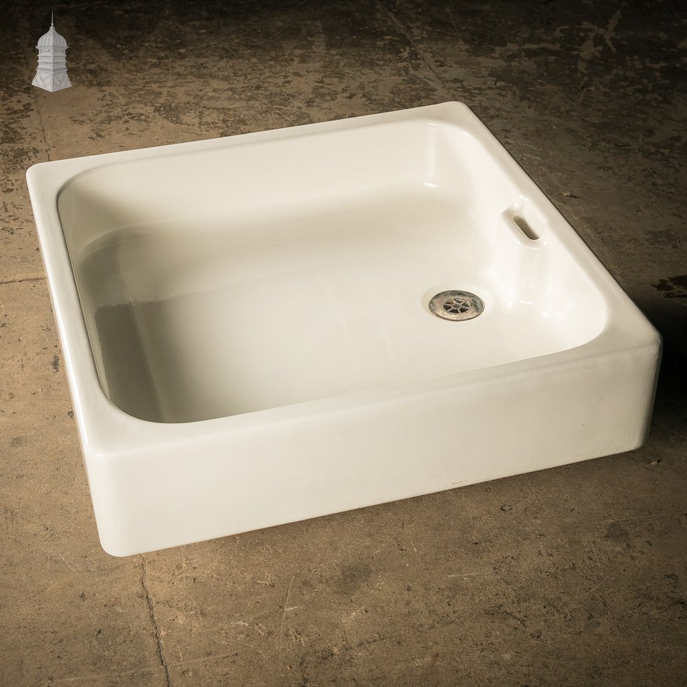 Doulton Shower Tray, 'Westwood' with Wier Overflow