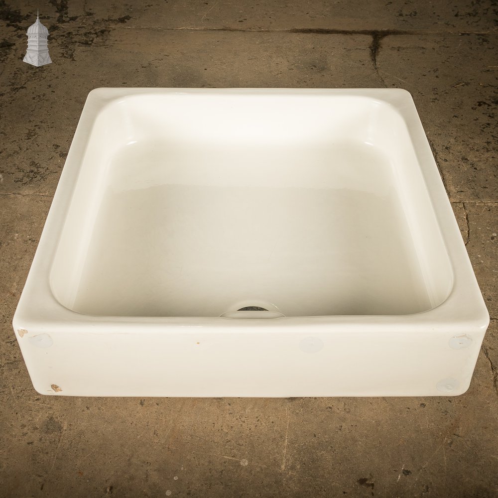 Doulton Shower Tray, 'Westwood' with Wier Overflow