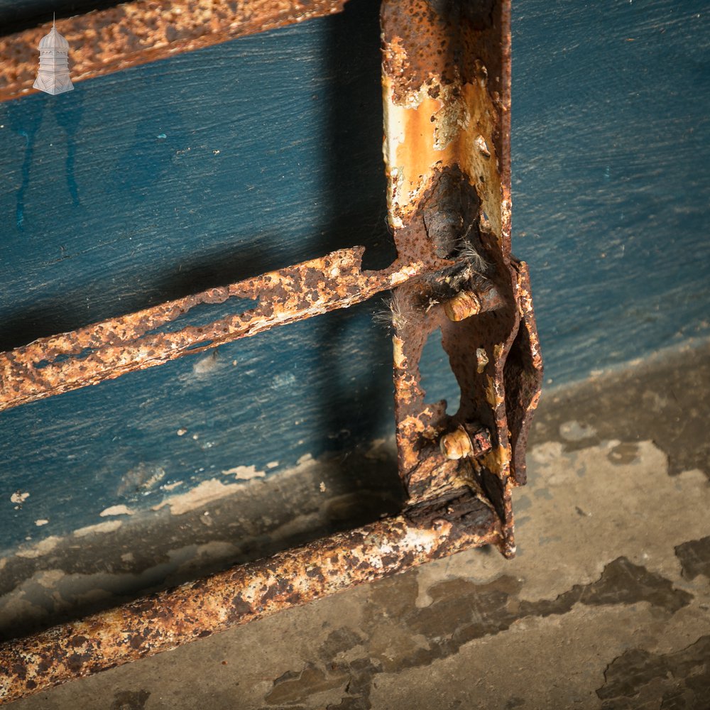 6-Bar Metal Estate Gate