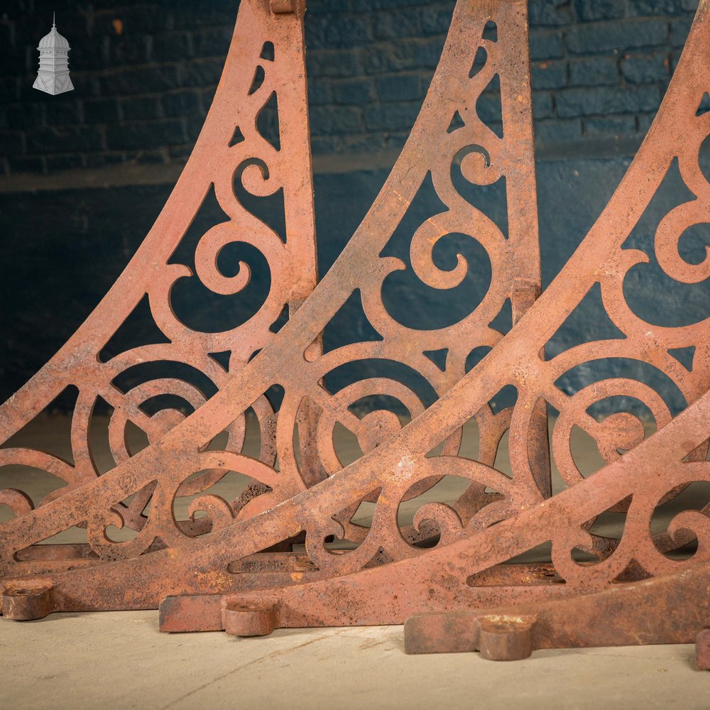 Cast Iron Lrackets,  Victorian 90-degree