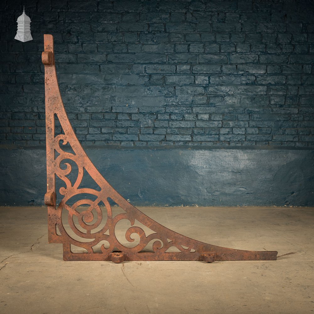 Cast Iron Lrackets,  Victorian 90-degree